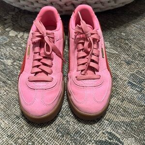 Puma / pink/red / size 6.5